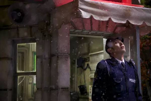 如何将有趣人物在精彩的情节中穿梭跳跃