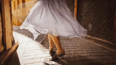 你拼命赚来的钱却让别人拿去消费,你拼命赠钱是为了什么