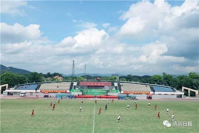 波兰小鲜肉对决清远足球小子!不好意思,第一场揭幕赛我们赢了