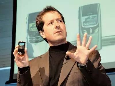 一台手机卖 247 万!刘强东戏言要亲自直升机配送的 VERTU,竟“被破产”了?!