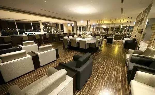 她是一位中国大妈，却带领着700个日本人，扫出了全球最干净机场「精益学堂」2017-7-14第895期