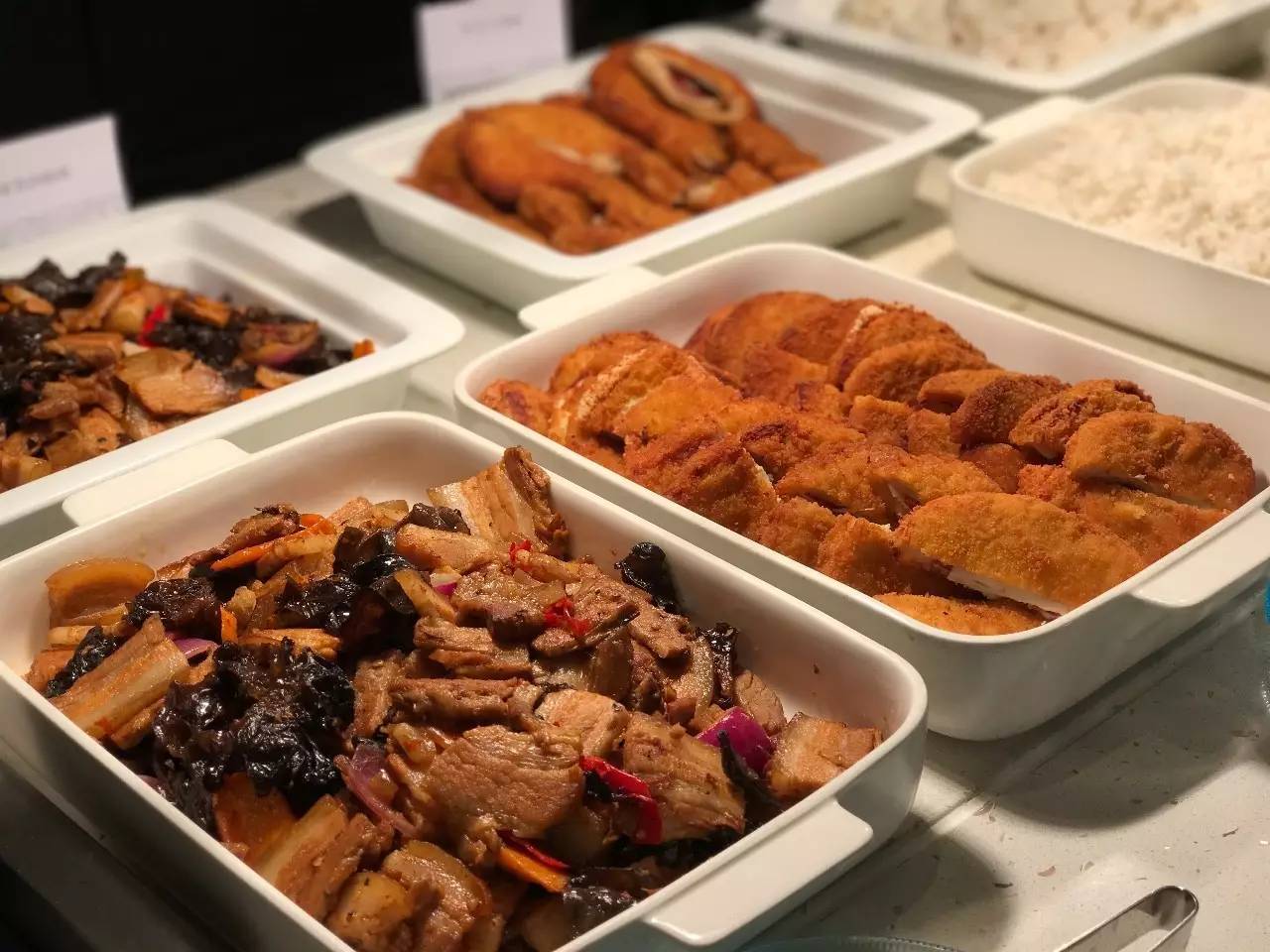 生活在妙不可言的等待中,我生活在妙不可言的等待中