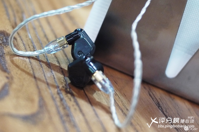 这悦耳的琴声流连忘返CampfireAudioLyra耳塞小记