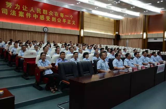 莆田法院广大干警热议大型政论专题片《将改革进行到底》