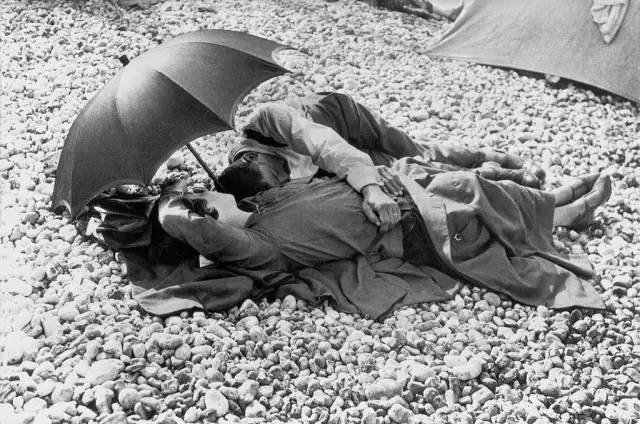 布列松经典摄影作品大全,布列松经典摄影作品中国