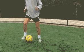 维维运球训练动作,维维足球直塞球教学视频