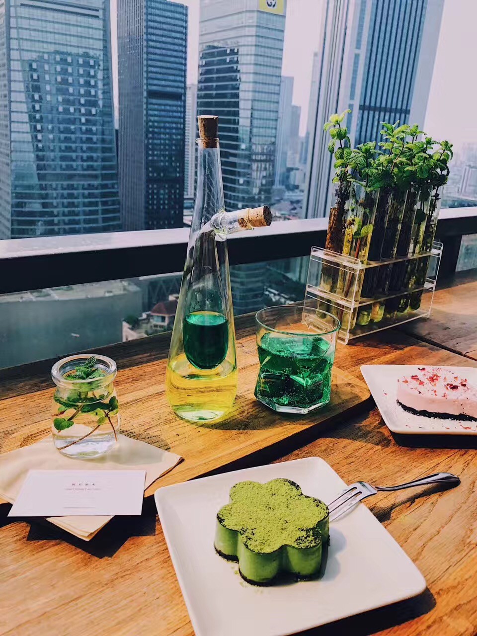 不要随便提甜品店，我怕克制不住拍照的欲望！