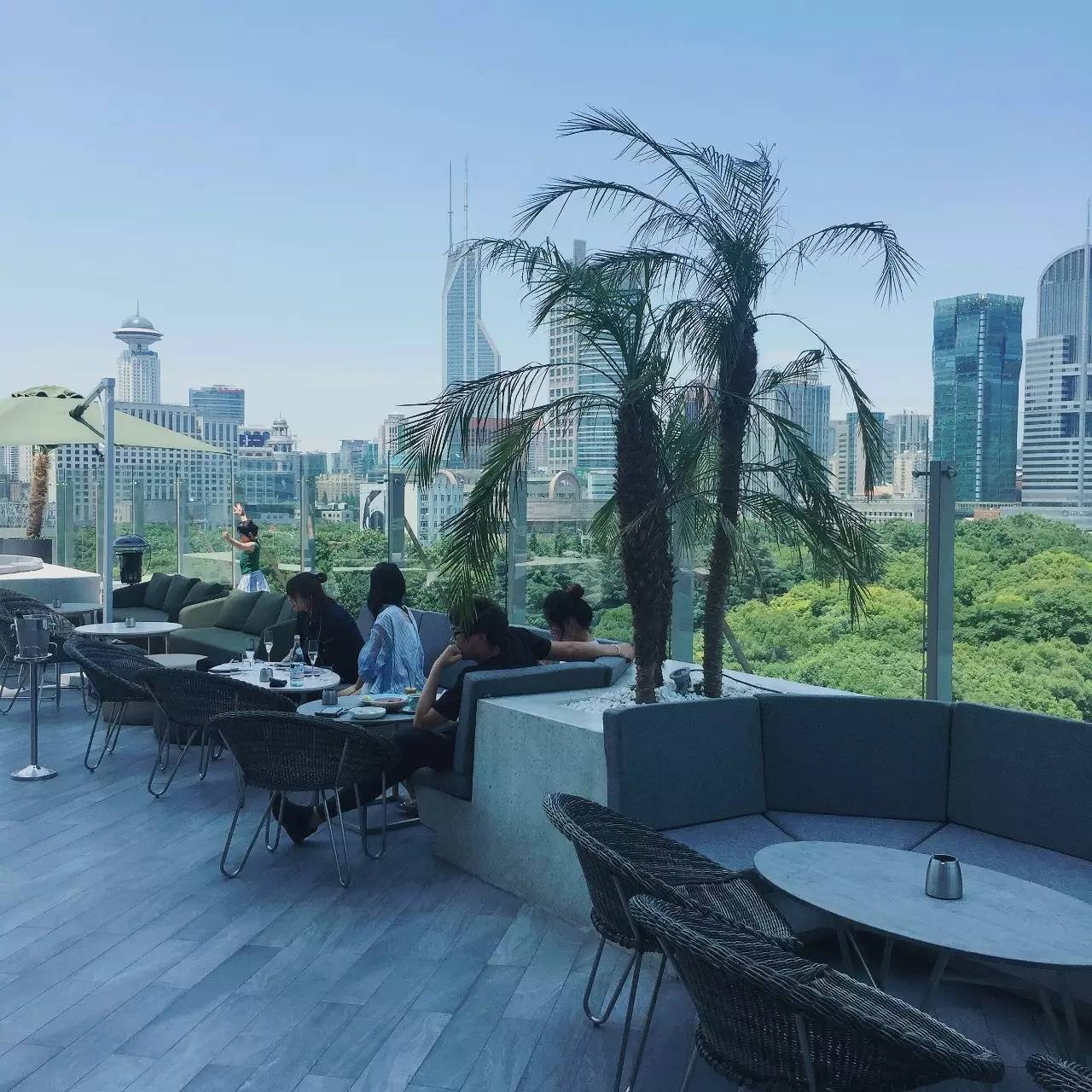 “夏天就是要约上三五好友在露台上晒太阳”｜好用不贵小物推荐Vol.12