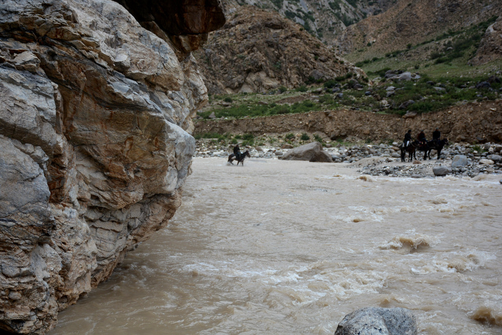行者无疆-6月乌孙，漂洋过海为圣湖，翻山越岭因初心