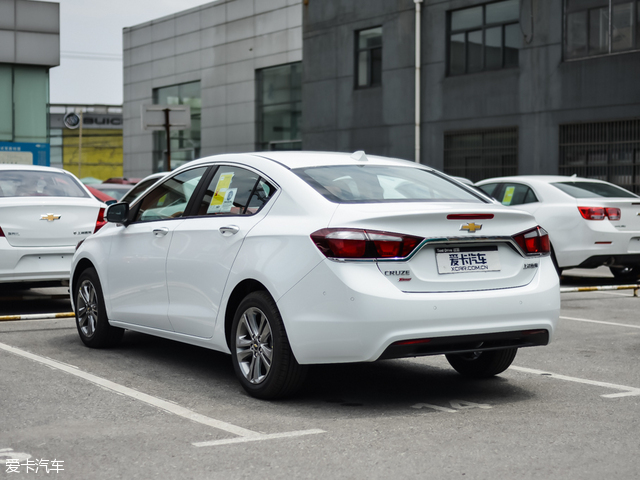 起亚k3和雪佛兰科鲁兹哪个好一点,全新起亚k3价格及图片