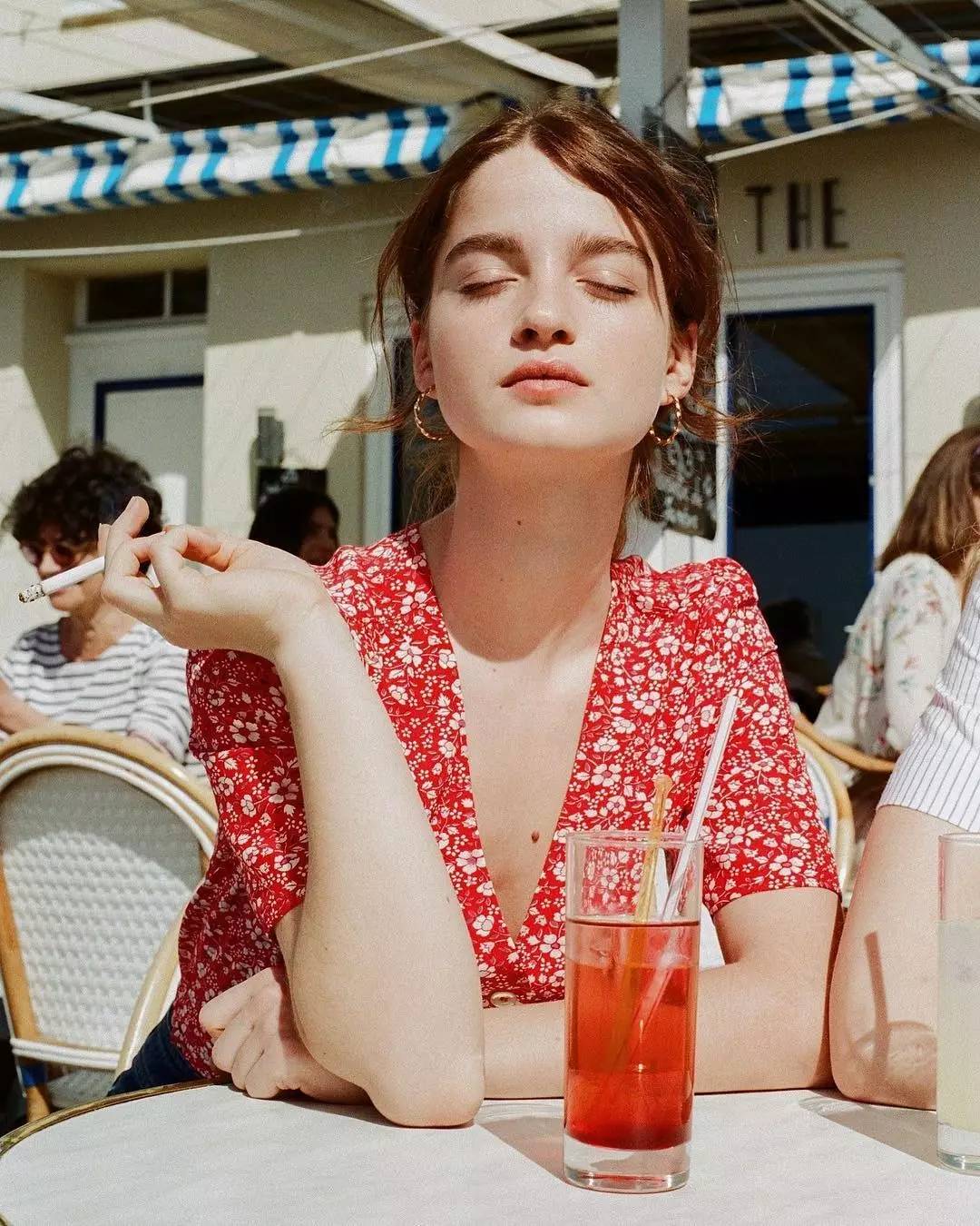 办公室有个衣橱是什么体验,有一件好的衣服是什么样的体验