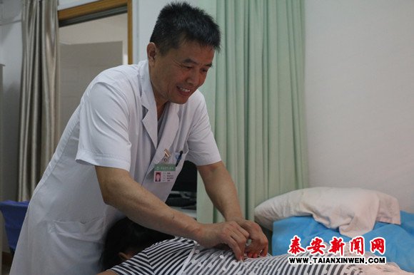 市中心医院针灸推拿科李刚教你巧防“夏季病”