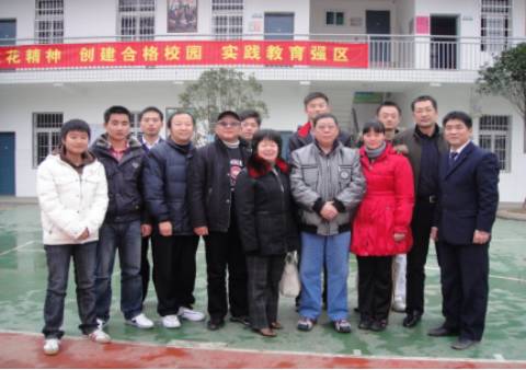 这么一个小学生的体育比赛，为什么能吸引这么多人志愿坚持了30年？｜教育故事