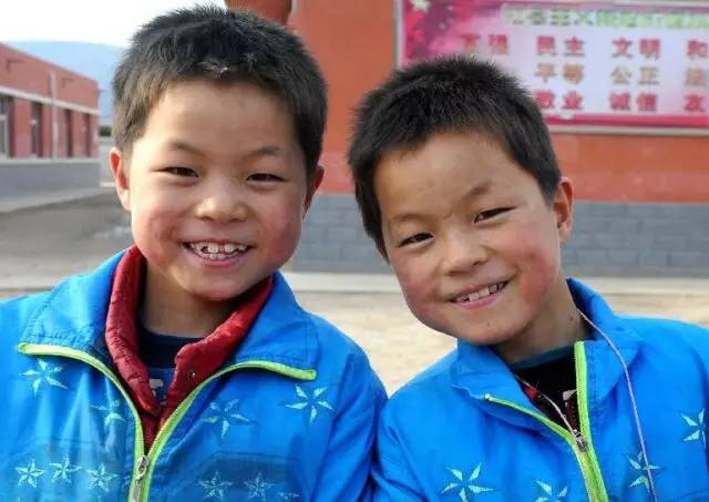新奇特稀奇!宁夏这所小学竟有10对双胞胎,老师分不清连父母也混淆