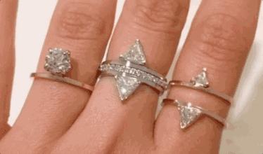 高圆圆同款婚戒一个多重,高圆圆直播带货手戴婚戒状态佳