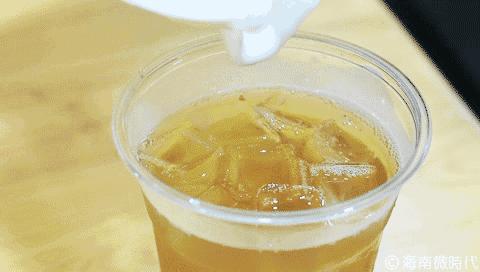 解放西友谊天桥下,能一口喝掉整个夏天!