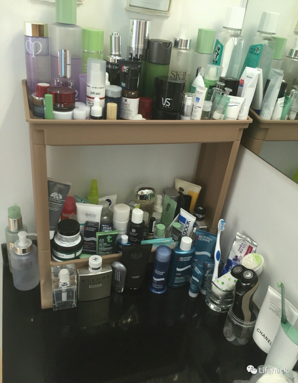 男生毛孔粗大出油用什么护肤品好,男生护肤品推荐补水控油收缩毛孔