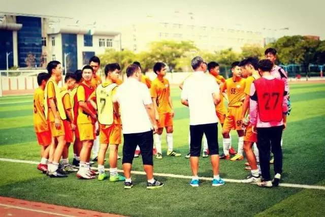 这个暑假，七中在绿茵场上没闲着！