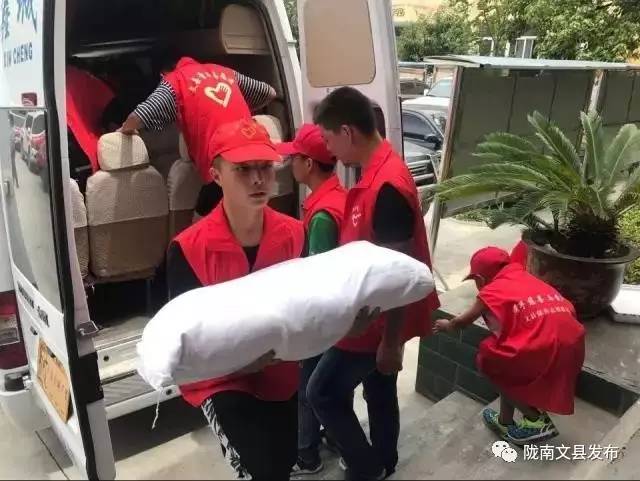 突如其来的冰雹让人措手不及,突如其来的地震告诉我们珍惜当下