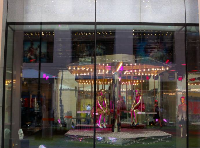 施华洛世奇在哪个国家买最便宜,星球购物店铺