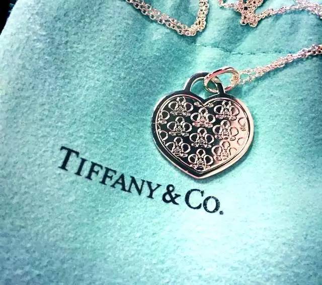 每个女孩都应该有一个tiffany,每个女人都想拥有一件蒂芙尼