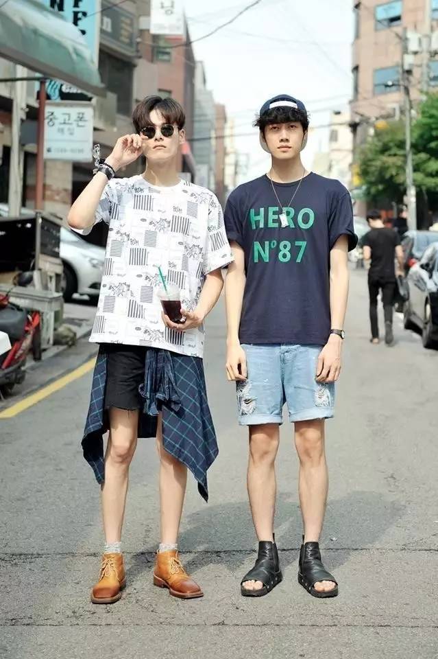 牛仔短裤怎么穿好看,牛仔短裤怎么穿比较好看