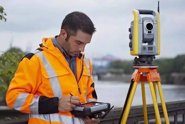 全站仪的型号和编号在哪里,全站仪参数详解