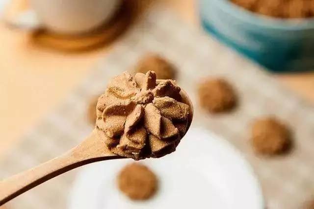 一月狂卖10万盒，比口红更让女人无法抗拒的高颜值美食，看到第5张图还能忍住就算你赢！