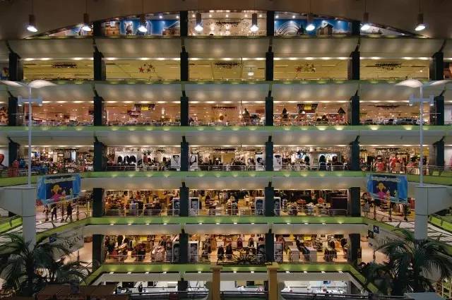 马德里打折季临近尾声，但是还有很多好货等着你去淘~