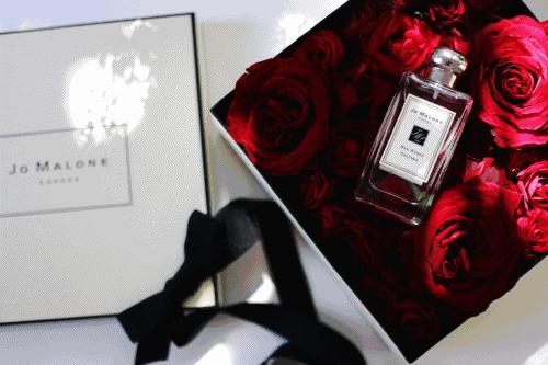 口红黑帮已向你的男友发来一份送礼清单