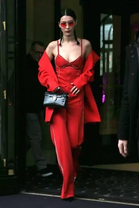 2017秋天流行什么颜色,今年秋天流行穿高级大地色