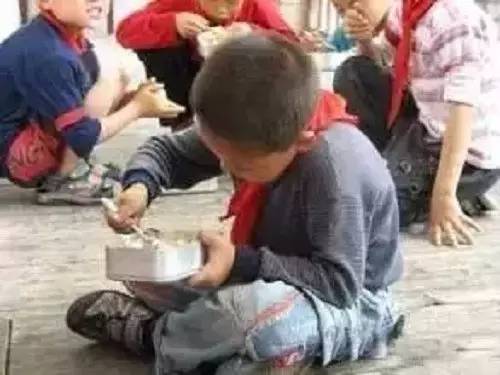 小时候上学时经历的生死瞬间,小时候上学的情景