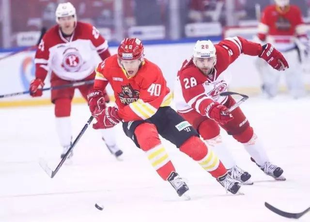 冰球撞肩犯规吗,冰球犯规越位