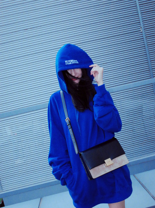 杨幂江疏影的时髦夹克,杨幂江疏影谁的衣服好