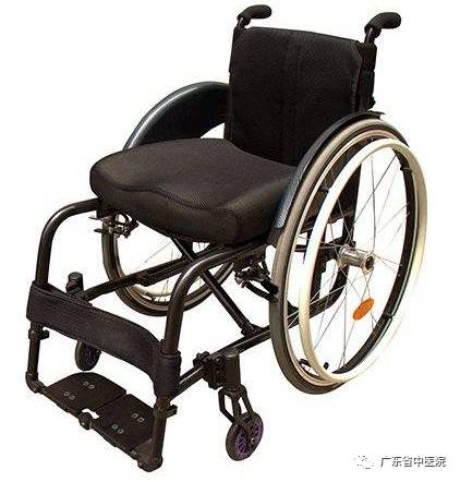 「医养结合居家康护」中风后行走不便？手杖、助行器、轮椅三个帮手来助力！