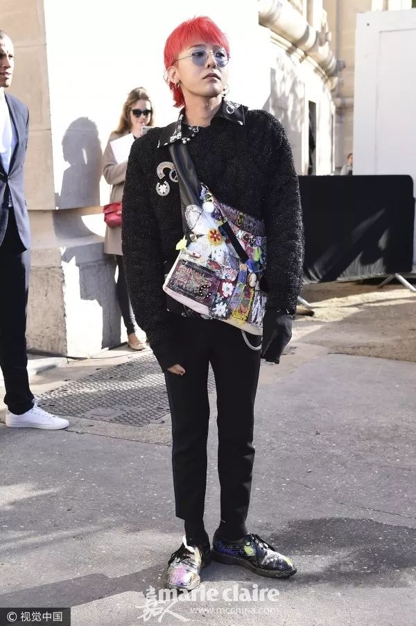 跟GD和表姐来到香奈儿“水帘洞”，看完我开始期待下雨天！