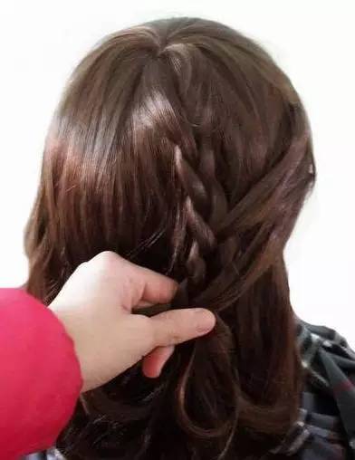 披头散发怎么扎头发好看,披头散发的头发教程