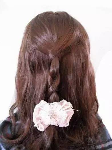 披头散发怎么扎头发好看,披头散发的头发教程