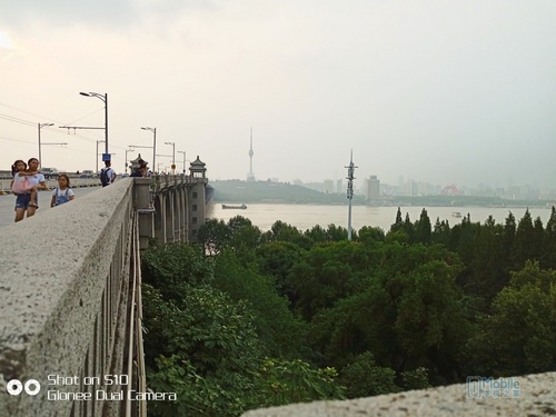 金立s10和金立s10l有什么区别,金立s10c拍照