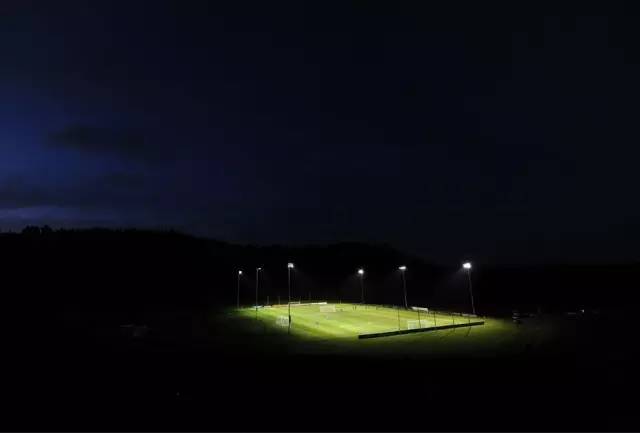 如何从一些踢球的细节看出球员的水平？