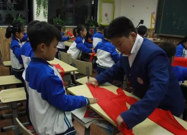 红领巾先锋队建队70周年,心系红领巾喜迎建队节