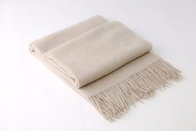 恋物志｜一条羊绒围巾，比两件毛衣还暖和