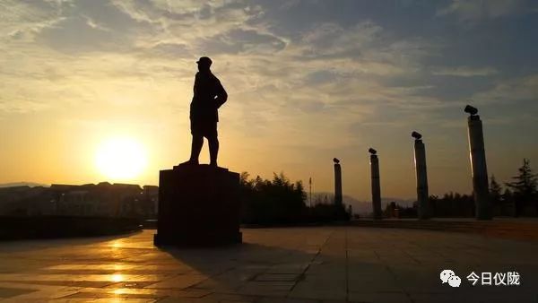 一座幸福感爆棚的滨江小城,一座山清水秀的幸福小城