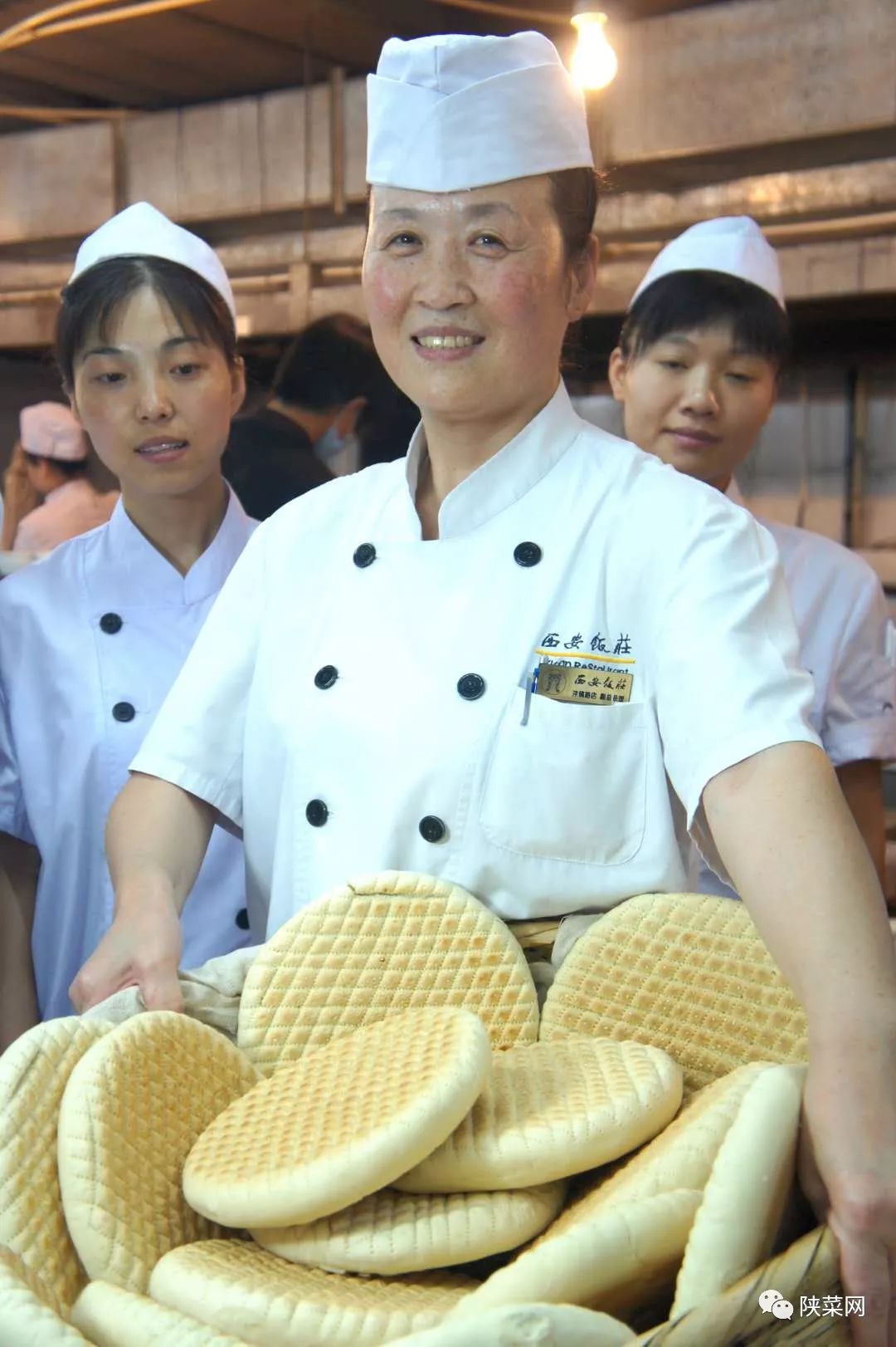 陕菜春秋｜方圆随心化彩凤面点着意牵云霞——中国烹饪大师袁凤霞走笔