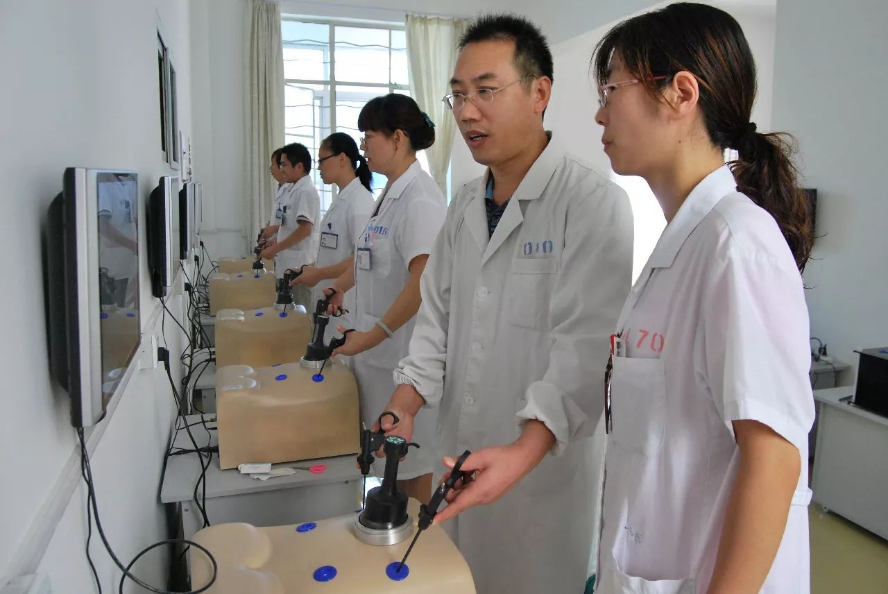 医者仁心纪录片儿科医生李主任,妙手回春医者仁心全文