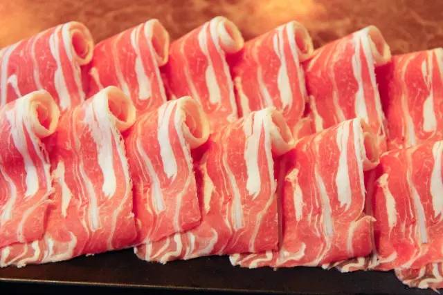 2.8折引爆全城！竟然在400平花园洋房里吃火锅！