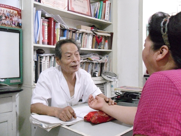 炎夏脚气高发，太原老中医飞针解毒治脚气，独特又见效