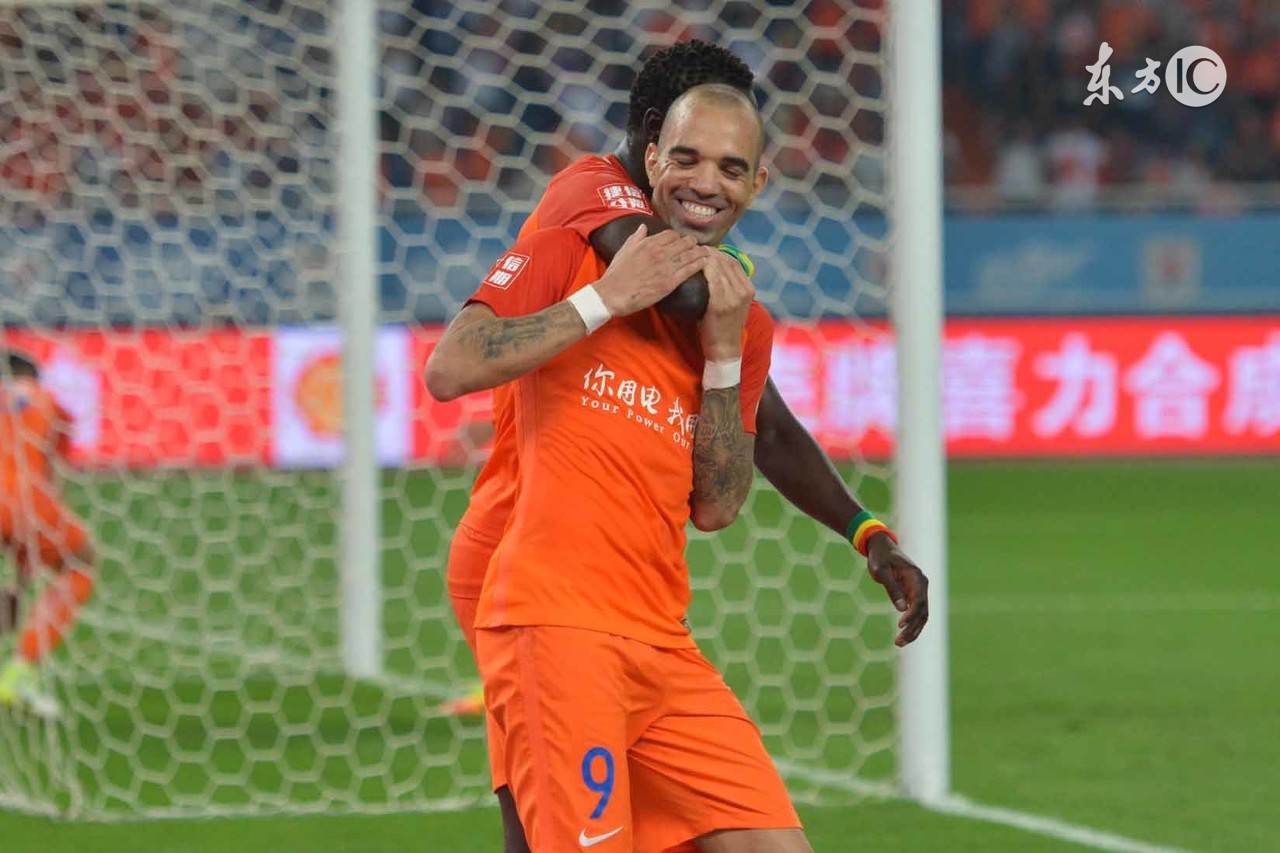 鲁能2比0亚泰集锦,鲁能塔神与佩莱