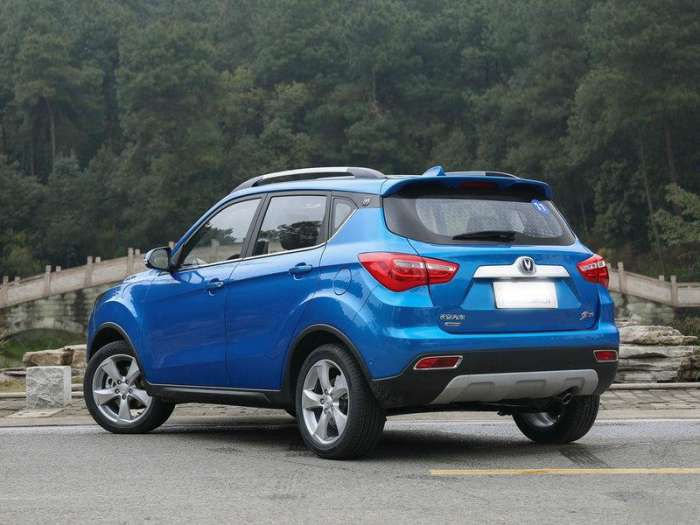 出道5年，月销依旧上万，2017款CS35内饰变化巨大