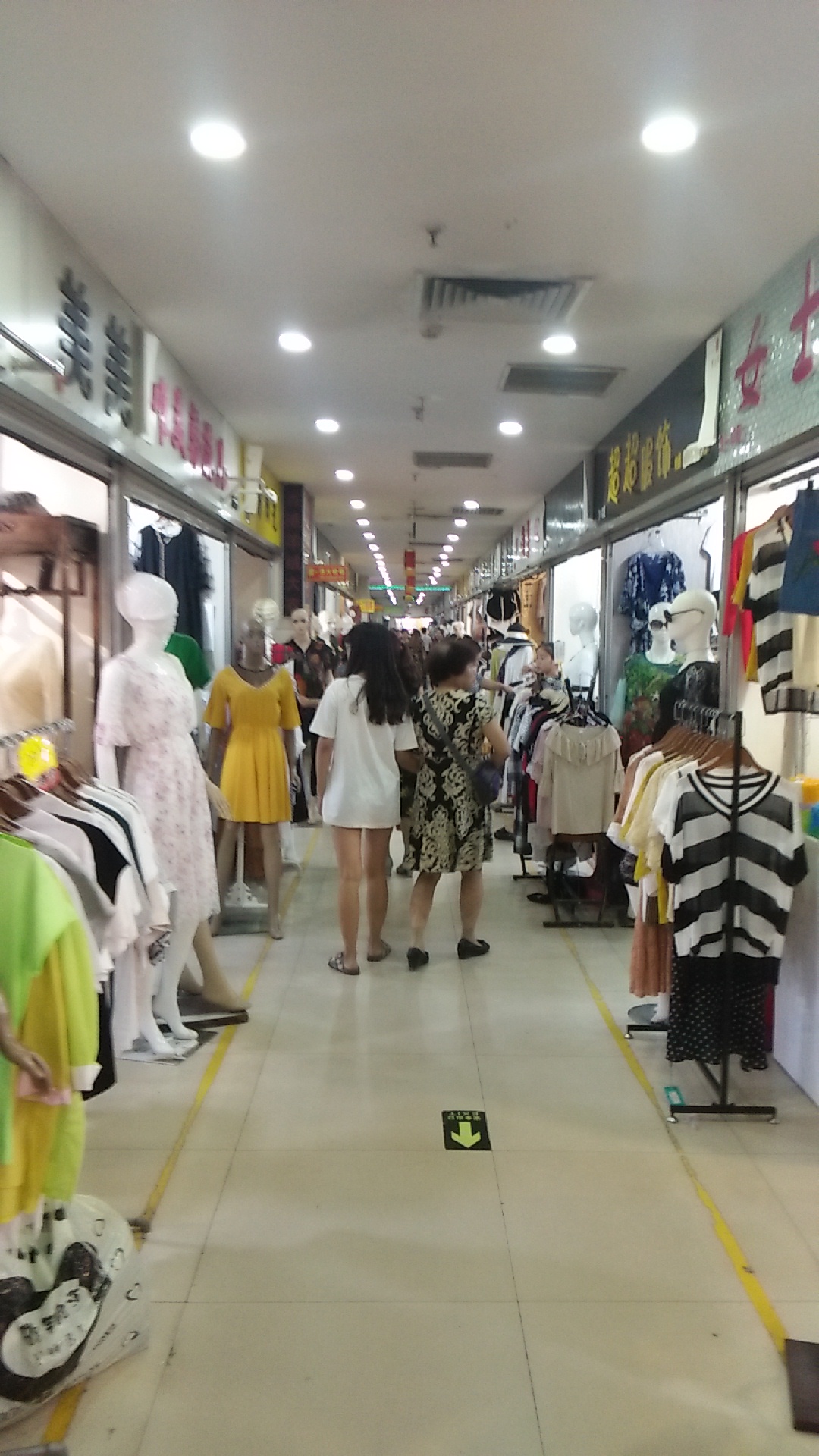 邯郸义商国际店,邯郸义商国际比较火的店铺